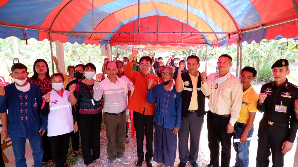 การขับเคลื่อนการดำเนินงานขจัดความยากจนและพัฒนาคนทุกช่วงวัย อย่างยั่งยืนตามหลักปรัญาของเศรษฐกิจพอเพียง จังหวัดกาฬสินธุ์